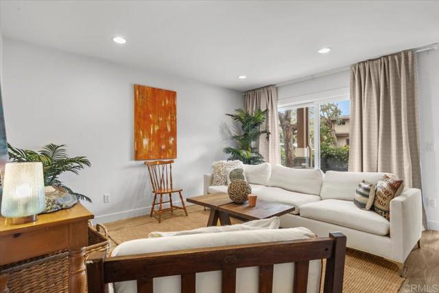 Detail Gallery Image 3 of 26 For 2715 Camino Del Mar, Del Mar,  CA 92014 - 2 Beds | 2 Baths