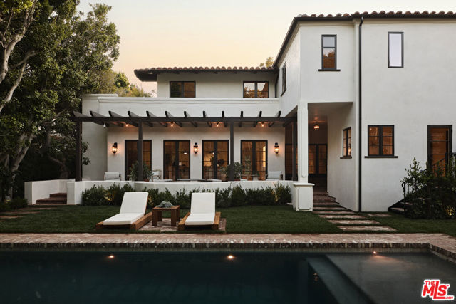 624 N Arden Drive, Beverly Hills CA: https://media.crmls.org/mediaz/2fc16439-7cdd-4c6a-9e9d-af6bde20e6b5.jpg