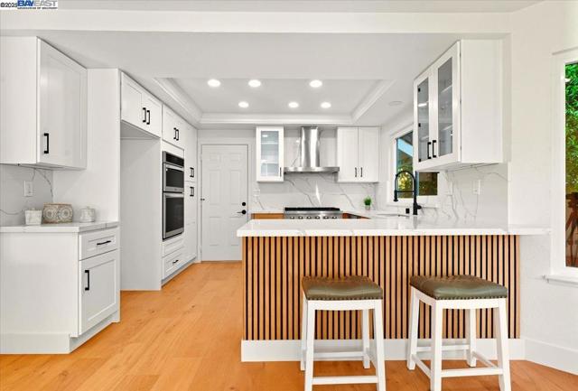 11 Paddock Ct, Pleasant Hill CA: https://media.crmls.org/mediaz/2fc187cf-0fa1-4699-a4ef-b973317fccdd.jpg