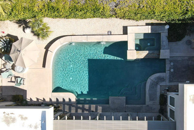 2000 S Caliente Drive, Palm Springs CA: https://media.crmls.org/mediaz/2fc1c3fa-3ca8-486f-9434-c69823c0ebf1.jpg