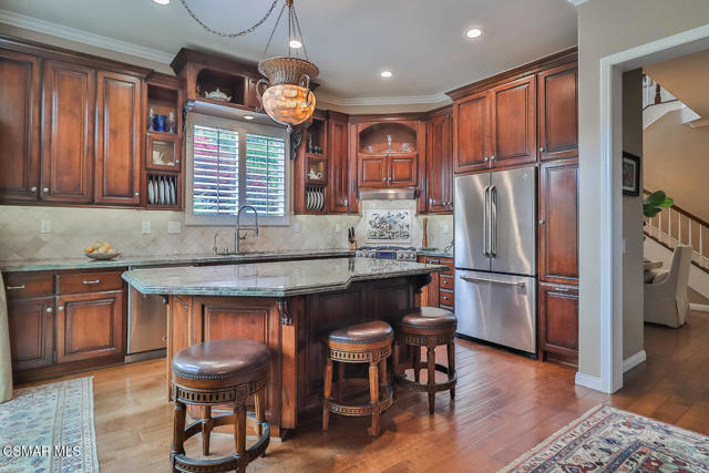 963 Corte Augusta, Camarillo CA: https://media.crmls.org/mediaz/2fc2b6e3-bb27-4d0e-9b49-fa3ee045dc8f.jpg