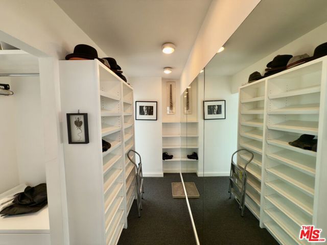 2714 4th Street, Santa Monica CA: https://media.crmls.org/mediaz/2fc321cf-ec1d-4b21-a104-1ac55f79d167.jpg