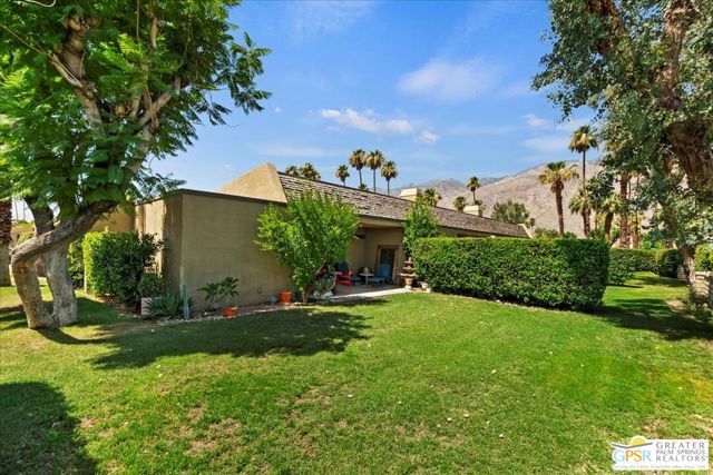 1326 N Tiffany Circle, Palm Springs CA: https://media.crmls.org/mediaz/2fc3f219-0047-4f2c-9755-6a43af02a334.jpg