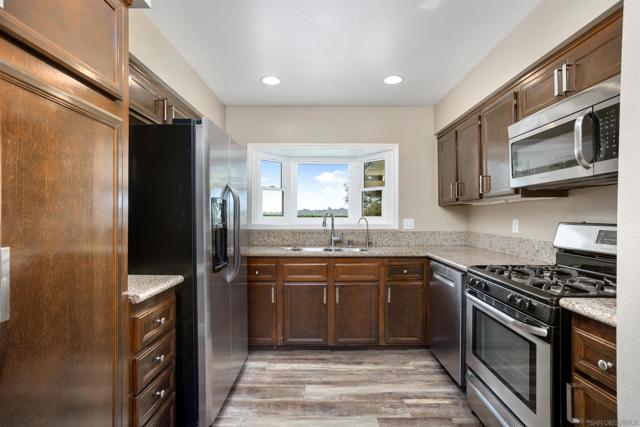 201 Foussat Rd, Oceanside CA: https://media.crmls.org/mediaz/2fc3f670-ca4d-4c70-9daa-700330370b8a.jpg