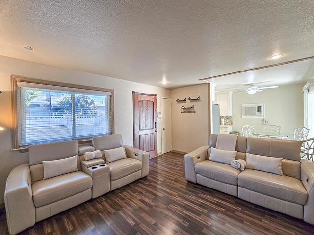 Image 8 of 40 For 1582 Fall Avenue