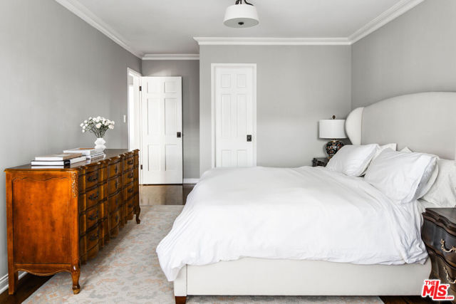 118 1/2 N Flores Street, Los Angeles CA: https://media.crmls.org/mediaz/2fc4ada2-f281-49c0-87e2-31ad6d2bb506.jpg