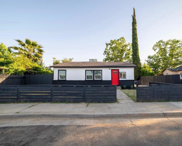 1590 Dale Avenue, Merced CA: https://media.crmls.org/mediaz/2fc4b7e9-f762-4b3c-b7dc-bb7fc6addca3.jpg