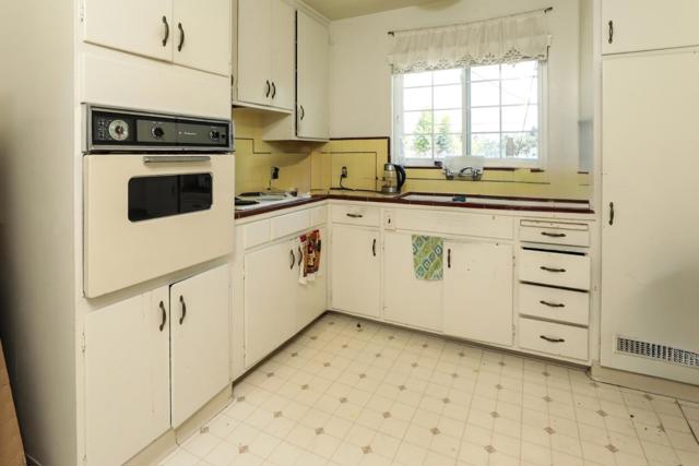 494 Dover Way, Campbell CA: https://media.crmls.org/mediaz/2fc4dbef-b36c-4006-8764-6c3d0235bb3f.jpg