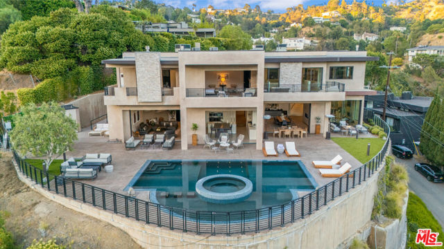 2501 Zorada Drive, Los Angeles CA: https://media.crmls.org/mediaz/2fc518f0-2345-47ca-b14d-1ca5dd967206.jpg
