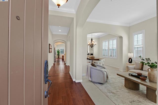 5434 Belarus St, Danville CA: https://media.crmls.org/mediaz/2fc5c4cb-7408-4f54-b348-58ead5a72325.jpg