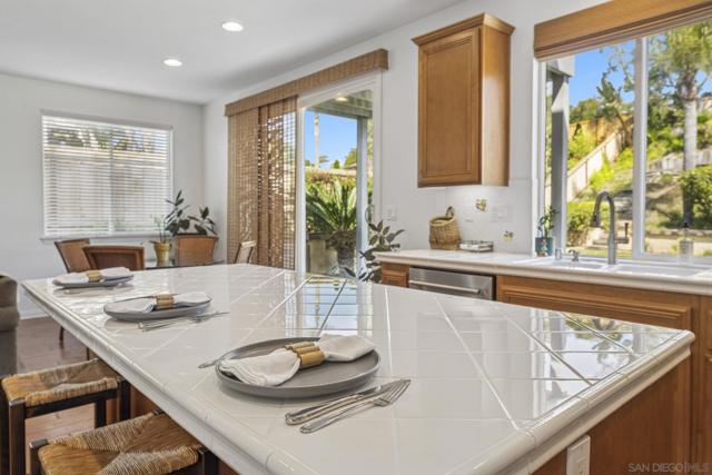 1266 Mariposa Rd, Carlsbad CA: https://media.crmls.org/mediaz/2fc5e1c1-e237-4201-a22a-eac08eb63710.jpg
