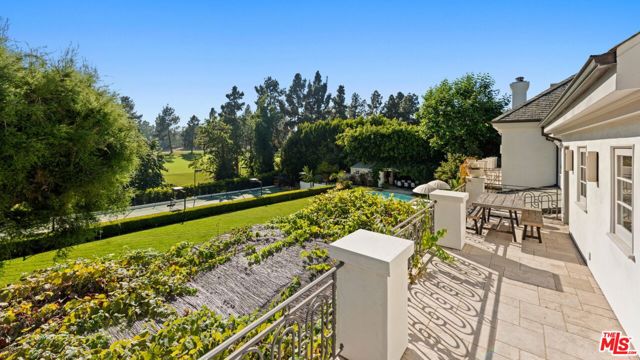 Image 43 of 61 For 9966 Sunset Boulevard