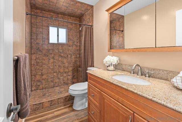 11249 Valle Vista Rd, Lakeside CA: https://media.crmls.org/mediaz/2fc77482-b6d0-485a-be7e-c70ee71143e2.jpg