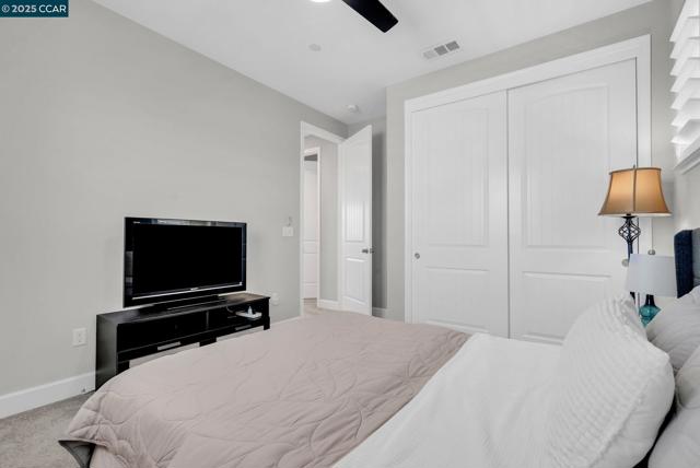 499 Yarrow Dr, Fairfield CA: https://media.crmls.org/mediaz/2fc7b6f6-e687-440a-aa1c-231473c20bfb.jpg