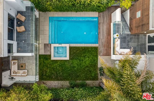 714 California Avenue, Venice CA: https://media.crmls.org/mediaz/2fc7beb5-3764-4024-a3f0-3f06f728e016.jpg