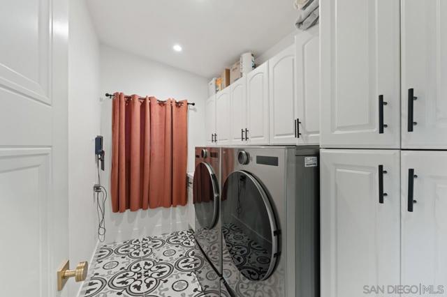 3360 Mount Laurence, San Diego CA: https://media.crmls.org/mediaz/2fc7e111-65fb-415b-8a48-bcfdcf95547c.jpg