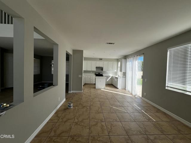 Detail Gallery Image 24 of 26 For 1300 Meadowlark Ln, Oxnard,  CA 93036 - 4 Beds | 2/1 Baths