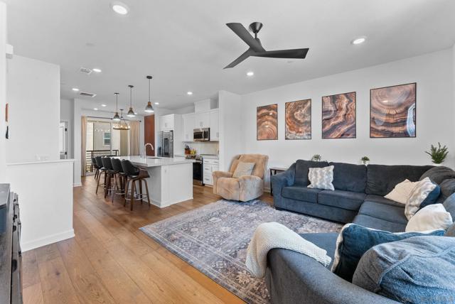 792 Vada St, Chula Vista CA: https://media.crmls.org/mediaz/2fc8365c-5143-4f2f-9a81-678bf106a180.jpg