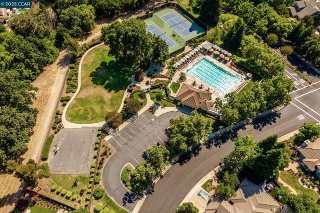129 Alta Vista Way, Danville CA: https://media.crmls.org/mediaz/2fc8c575-33e1-468f-b7e1-241033d841ab.jpg