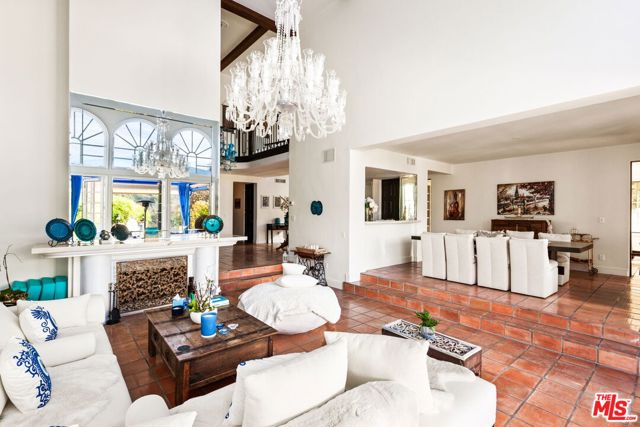 Drew Fenton | 2113 Stoney Hill Road Los Angeles CA | MLS: 7403799