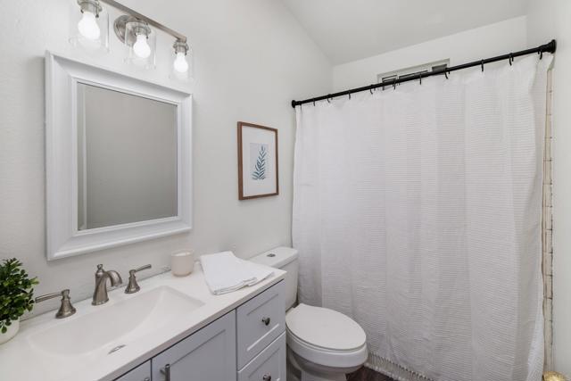 Detail Gallery Image 17 of 26 For 1149 Cochise Ct, Vista,  CA 92084 - 4 Beds | 3 Baths