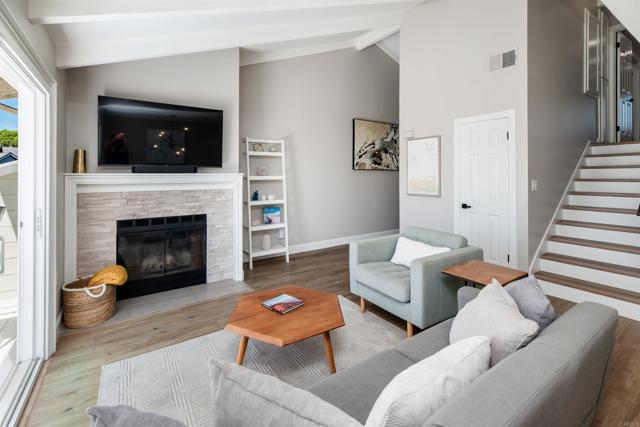 Detail Gallery Image 12 of 38 For 811 Highland Dr, Solana Beach,  CA 92075 - 3 Beds | 2/1 Baths