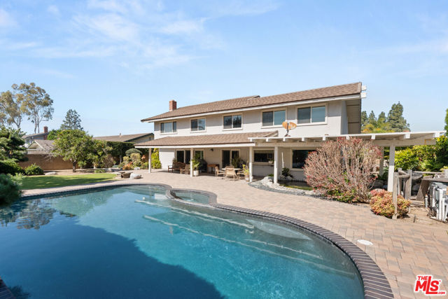 17992 Huntington Circle, Villa Park CA: https://media.crmls.org/mediaz/2fcaaf21-5dfd-4a89-a71f-62782f0d8572.jpg