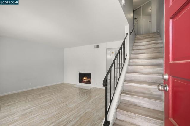 2830 Royal Ann Ln, Concord CA: https://media.crmls.org/mediaz/2fcaaf2b-42ab-4197-a642-4e6c71aaece9.jpg