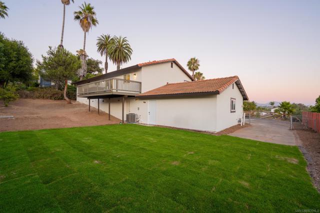 1466 Conway Dr, Escondido CA: https://media.crmls.org/mediaz/2fcac64f-9b4d-442b-8452-0767b0a4675f.jpg