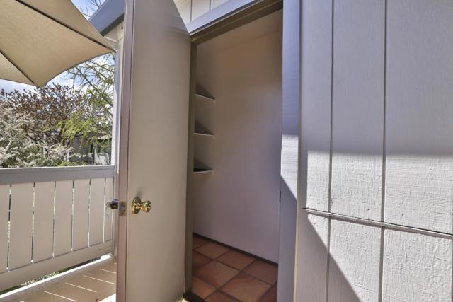 160 Sunwood Meadows Place, San Jose CA: https://media.crmls.org/mediaz/2fcb52ce-4245-42d3-ad64-3c0d9e289480.jpg
