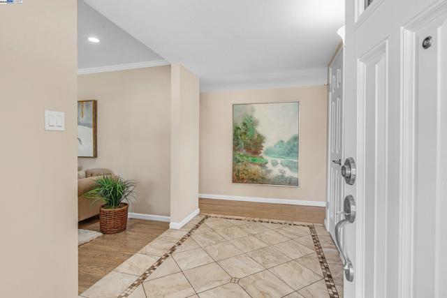 35573 Purcell Pl, Fremont CA: https://media.crmls.org/mediaz/2fcc492c-d1c4-44d1-9594-50fc6201fb5b.jpg