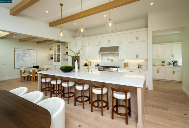 1015 Borrette Court, Napa CA: https://media.crmls.org/mediaz/2fcc6ea4-824c-45d8-b3d2-99ae346f51a0.jpg