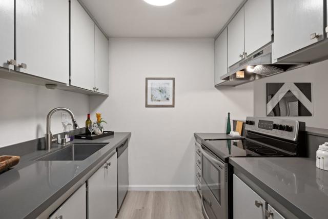 1 Appian Way, South San Francisco CA: https://media.crmls.org/mediaz/2fcdd444-7a46-4239-a7f5-215f09aa07ff.jpg