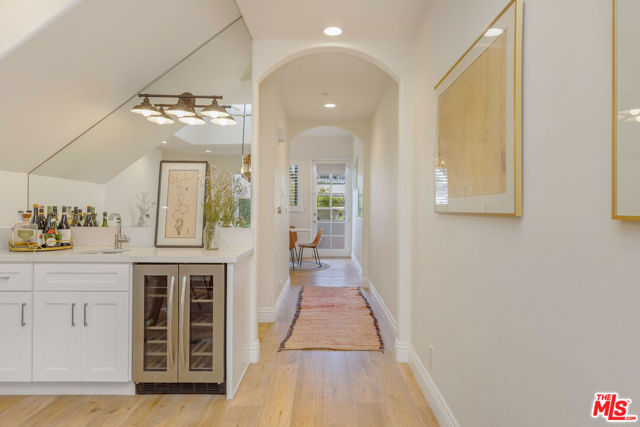 11963 Mayfield Avenue, Los Angeles CA: https://media.crmls.org/mediaz/2fce2826-c922-4488-82e6-0668d3bea73c.jpg