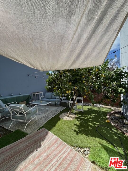 1208 Beverly Green Drive, Los Angeles CA: https://media.crmls.org/mediaz/2fce8ced-4f60-460d-a58f-2514c9bf1378.jpg