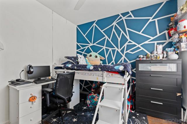 6373 Avenida De Las Vistas, San Diego CA: https://media.crmls.org/mediaz/2fceb709-9a5a-4da1-bc6f-e844038778fa.jpg