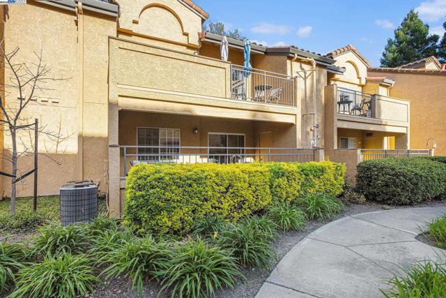 705 WATSON CANYON CT, San Ramon CA: https://media.crmls.org/mediaz/2fcef3f0-e957-4106-8536-13262a0a331b.jpg