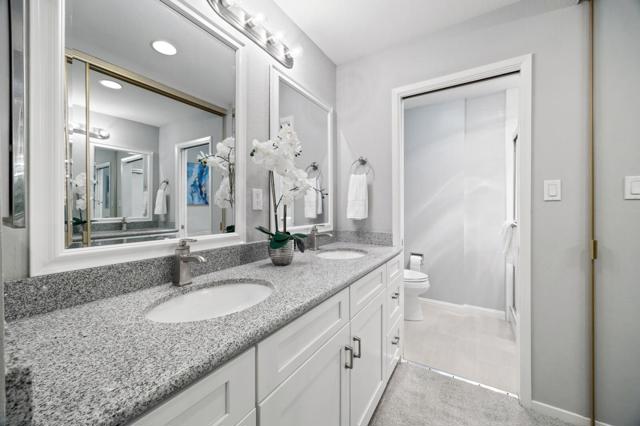 1456 San Carlos Avenue, San Carlos CA: https://media.crmls.org/mediaz/2fcf88cc-6613-4452-95f3-2415fe53fb14.jpg