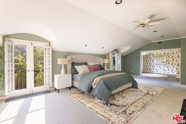 3734 Longridge Avenue, Sherman Oaks CA: https://media.crmls.org/mediaz/2fcfef43-37f4-4bcf-8c04-656f14e46fc6.jpg
