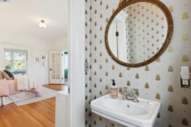 Image 36 of 60 For 5648 Ocean View Drive