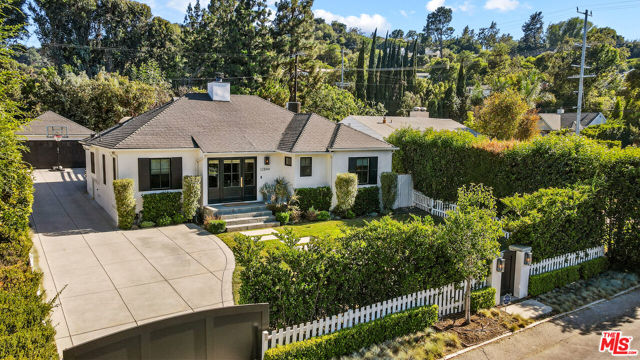 12844 Halkirk Street photo 2