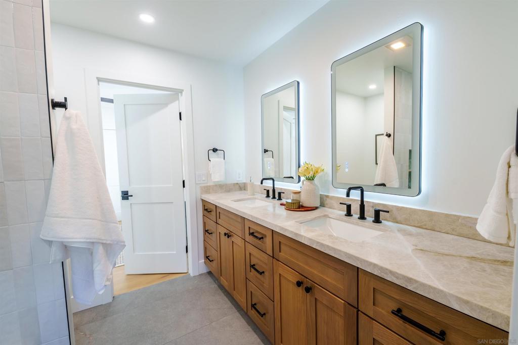 MLS #250033001SD img 6