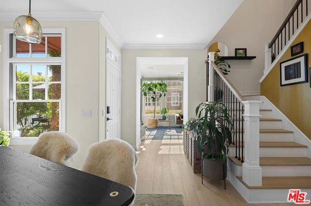 2584 Bungalow Place, Corona del Mar CA: https://media.crmls.org/mediaz/2fd0f0c1-e671-4d20-b31e-43862e042428.jpg