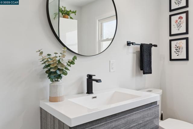 347 Valley View Rd, Pleasant Hill CA: https://media.crmls.org/mediaz/2fd196f2-a6ec-40cf-b4ec-d438209bc601.jpg