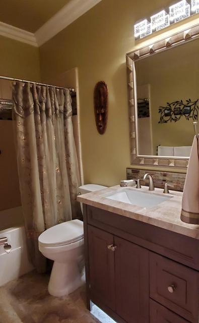 60553 Juniper Lane, La Quinta CA: https://media.crmls.org/mediaz/2fd1c39a-bcf7-476f-9ed7-84e8466b4372.jpg