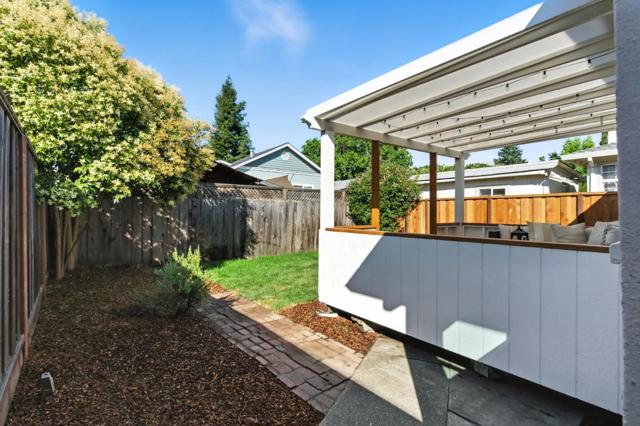 230 Rutherford Avenue, Redwood City CA: https://media.crmls.org/mediaz/2fd1e0ee-8e80-46be-8cea-d94d50ab537a.jpg