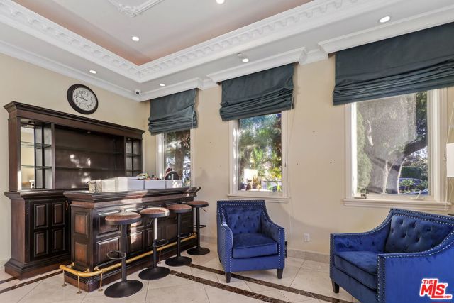 156 S Clark Drive, Beverly Hills CA: https://media.crmls.org/mediaz/2fd382ee-6b40-4ca4-8f80-910abf2f2572.jpg