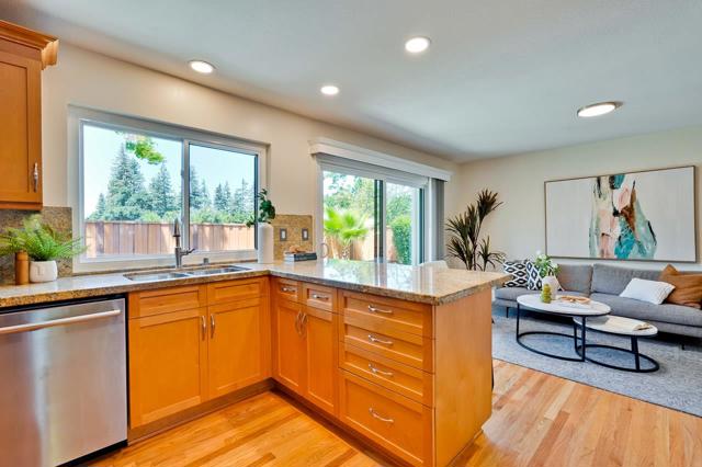 620 Willowgate Street, Mountain View CA: https://media.crmls.org/mediaz/2fd4231a-d42f-46e0-b1b2-27353ba75d90.jpg