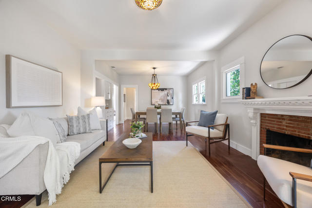 975 N Mentor Avenue, Pasadena CA: https://media.crmls.org/mediaz/2fd4823d-9174-4a80-897e-ec640c93b54f.jpg