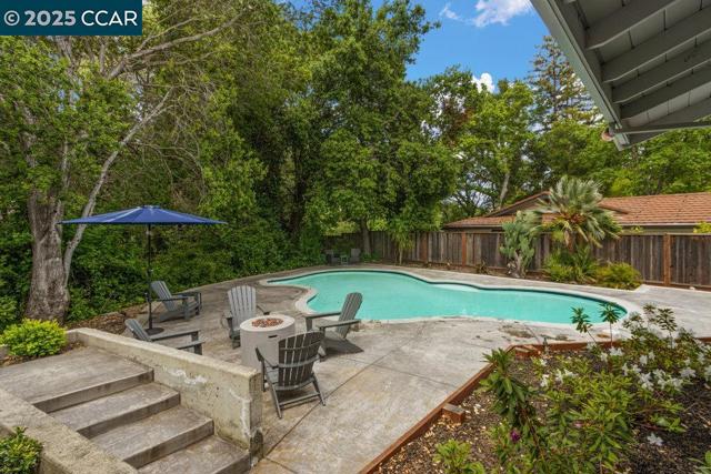 2027 Mohawk Dr, Pleasant Hill CA: https://media.crmls.org/mediaz/2fd50398-7968-4700-b09b-9afcf9119a16.jpg